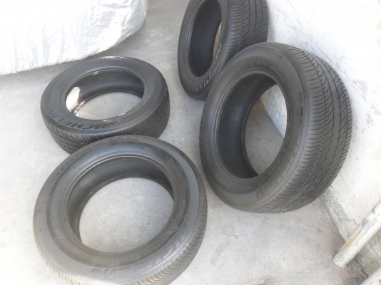 ยาง MICHELIN 215/60R16ปี11 สวยๆ 4 เส้น ราคา 2200 บาท