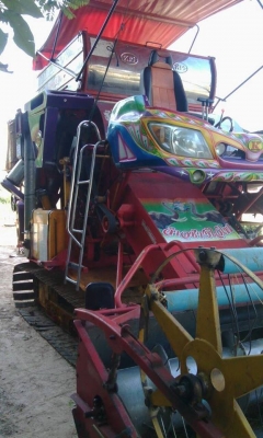 ขายรถเกี่่ยวข้าวเกษตรพัฒนา รุ่นจ้าวช้างไวไฟ เครื่องยนต์มิตซู 6D17 24 วาวล์ เทอร์โบ 240 แรง ปั๊มเบอร์ 23 ช่วงล่างโคมัสสุ 12 HT (ตัวเดินของนอกญี่ปุ่น) อุ้ม 2.5 ตัน สนใจโทร 090-8588220คุณนะ ID:narong498 หรือ www.truck.in.th/498 หรือfb:ณรงค์ ซื้อขายรถมือสอง(เ