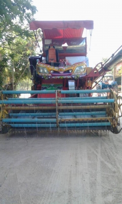 ขายรถเกี่่ยวข้าวเกษตรพัฒนา รุ่นจ้าวช้างไวไฟ เครื่องยนต์มิตซู 6D17 24 วาวล์ เทอร์โบ 240 แรง ปั๊มเบอร์ 23 ช่วงล่างโคมัสสุ 12 HT (ตัวเดินของนอกญี่ปุ่น) อุ้ม 2.5 ตัน สนใจโทร 090-8588220คุณนะ ID:narong498 หรือ www.truck.in.th/498 หรือfb:ณรงค์ ซื้อขายรถมือสอง(เ