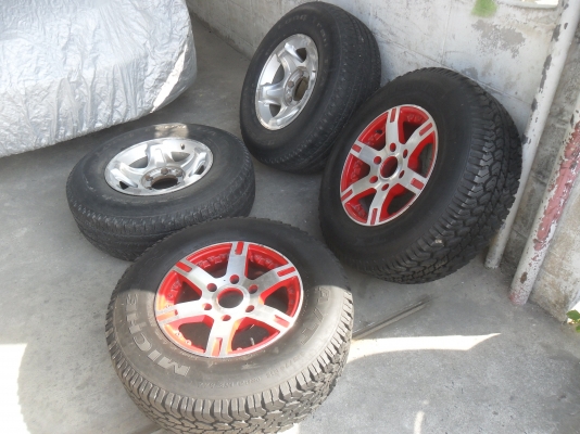 ล้อแม็ก 15นิ้ว 6รู พร้อมยาง สวยๆ 4 ล้อ ราคา 4500 บาท