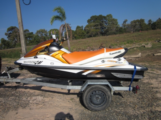 ลดราคาเหลือ 140,000   เรือสี่จังหวะขนาดสามที่นั่ง ประหยัดเชื้อเพลิง