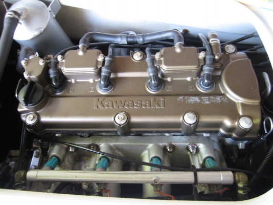 ลดราคาเหลือ 140,000   เรือสี่จังหวะขนาดสามที่นั่ง ประหยัดเชื้อเพลิง