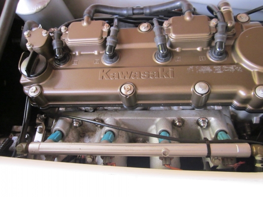 ลดราคาเหลือ 140,000   เรือสี่จังหวะขนาดสามที่นั่ง ประหยัดเชื้อเพลิง