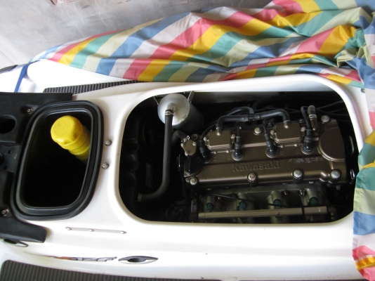 ลดราคาเหลือ 140,000   เรือสี่จังหวะขนาดสามที่นั่ง ประหยัดเชื้อเพลิง