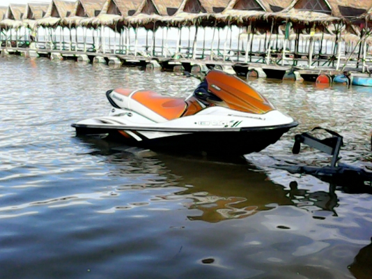 ลดราคาเหลือ 140,000   เรือสี่จังหวะขนาดสามที่นั่ง ประหยัดเชื้อเพลิง