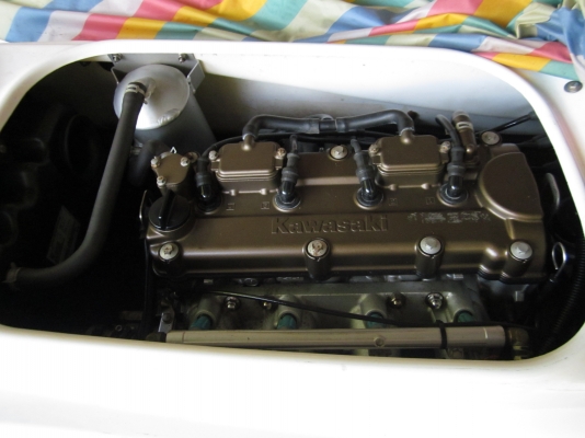 ลดราคาเหลือ 140,000   เรือสี่จังหวะขนาดสามที่นั่ง ประหยัดเชื้อเพลิง