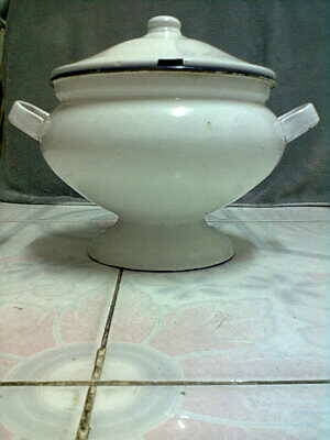 โถเคลือบ สภาพดีมากไม่มีรั่ว กว้าง 21 ซม. สูง 17 ซม.