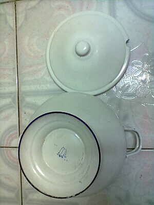 โถเคลือบ สภาพดีมากไม่มีรั่ว กว้าง 21 ซม. สูง 17 ซม.