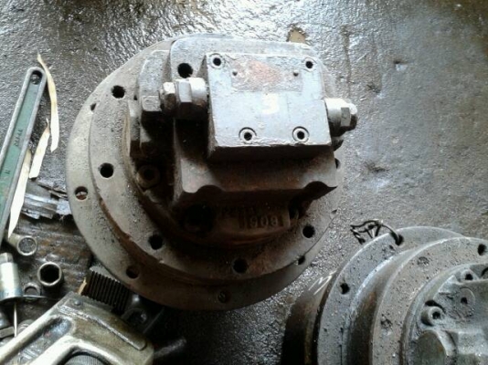 ขายตัวเดินKOMATSU pc30 รุ่น6 รุ่น7 ขายตัวเดินKOMATSU pc30 รุ่น6 รุ่น7