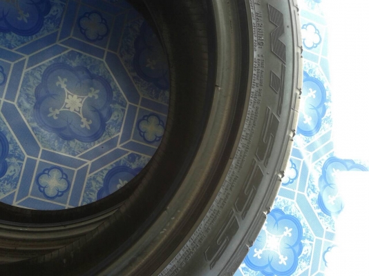 215/45R17 NITTO NT555  ปี 2012 มี 2 เส้น TEL.081-427-3941