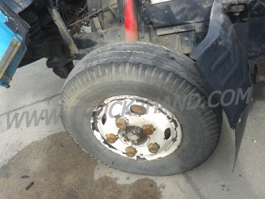 รถบรรทุก 6 ล้อ ISUZU NKR 88 แรงม้า 4 สูบ  น็อต 5 ตัว