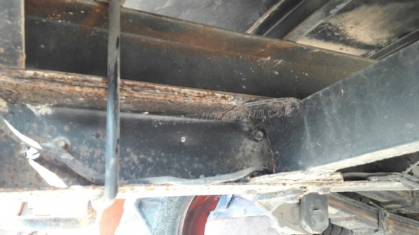 รถบรรทุก 6 ล้อ ISUZU NKR 88 แรงม้า 4 สูบ  น็อต 5 ตัว