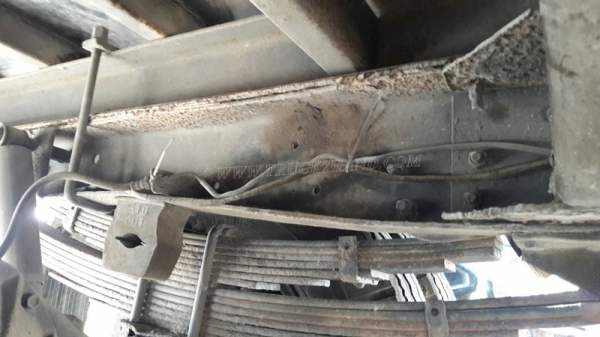 รถบรรทุก 6 ล้อ ISUZU NKR 88 แรงม้า 4 สูบ  น็อต 5 ตัว