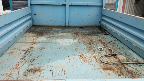 รถบรรทุก 6 ล้อ ISUZU NKR 88 แรงม้า 4 สูบ  น็อต 5 ตัว