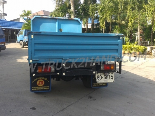รถบรรทุก 6 ล้อ ISUZU NKR 88 แรงม้า 4 สูบ  น็อต 5 ตัว