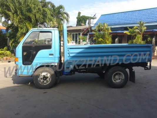 รถบรรทุก 6 ล้อ ISUZU NKR 88 แรงม้า 4 สูบ  น็อต 5 ตัว