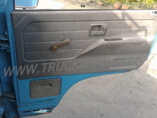 รถบรรทุก 6 ล้อ ISUZU NKR 88 แรงม้า 4 สูบ  น็อต 5 ตัว