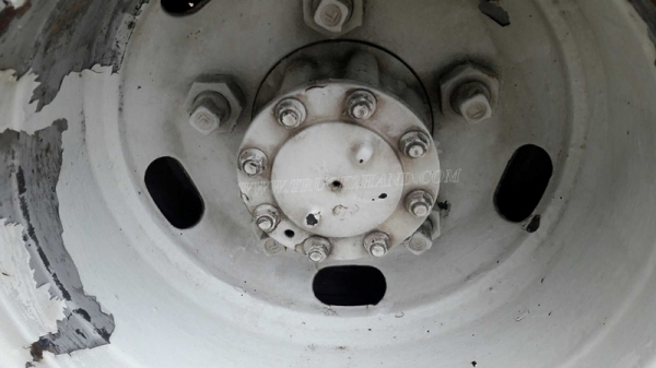 รถบรรทุก 6 ล้อ ISUZU NKR 88 แรงม้า 4 สูบ  น็อต 5 ตัว