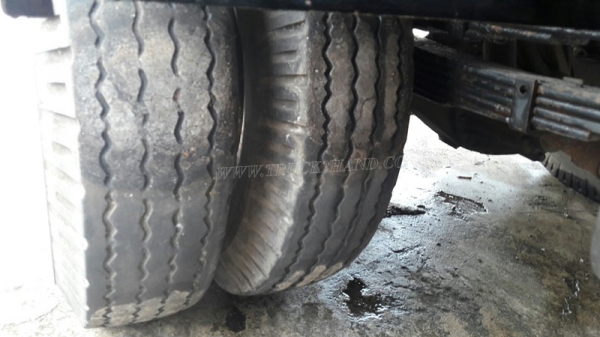 รถบรรทุก 6 ล้อ ISUZU NKR 88 แรงม้า 4 สูบ  น็อต 5 ตัว