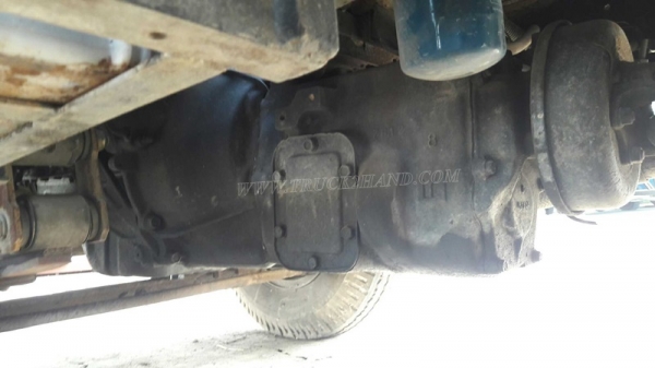 รถบรรทุก 6 ล้อ ISUZU NKR 88 แรงม้า 4 สูบ  น็อต 5 ตัว