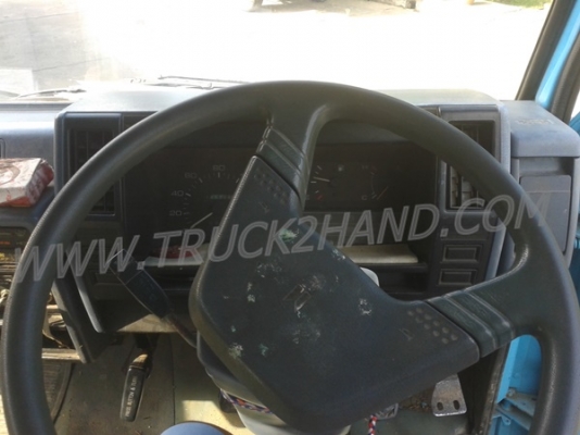 รถบรรทุก 6 ล้อ ISUZU NKR 88 แรงม้า 4 สูบ  น็อต 5 ตัว