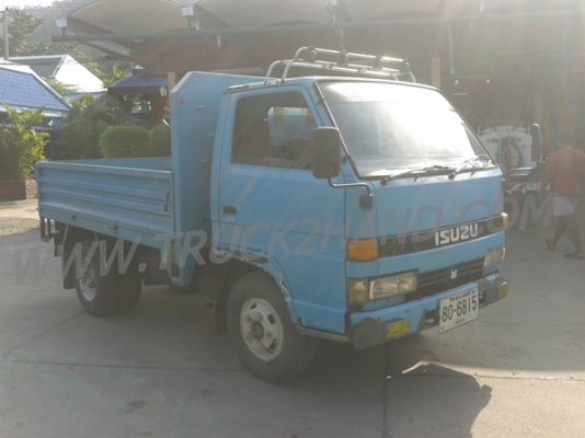 รถบรรทุก 6 ล้อ ISUZU NKR 88 แรงม้า 4 สูบ  น็อต 5 ตัว