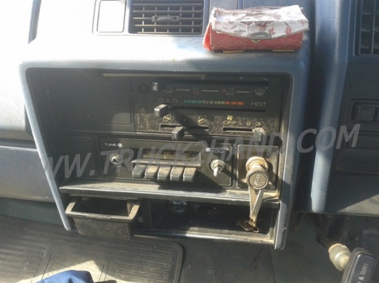 รถบรรทุก 6 ล้อ ISUZU NKR 88 แรงม้า 4 สูบ  น็อต 5 ตัว