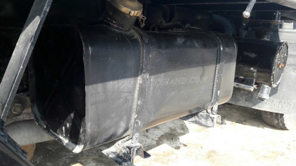 รถบรรทุก 6 ล้อ ISUZU NKR 88 แรงม้า 4 สูบ  น็อต 5 ตัว