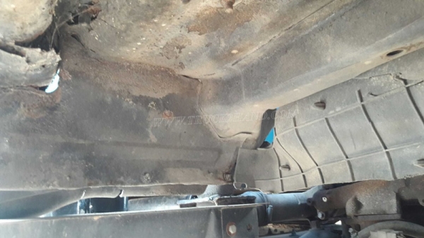 รถบรรทุก 6 ล้อ ISUZU NKR 88 แรงม้า 4 สูบ  น็อต 5 ตัว