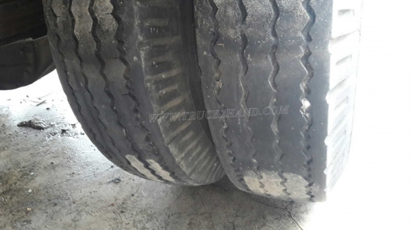 รถบรรทุก 6 ล้อ ISUZU NKR 88 แรงม้า 4 สูบ  น็อต 5 ตัว