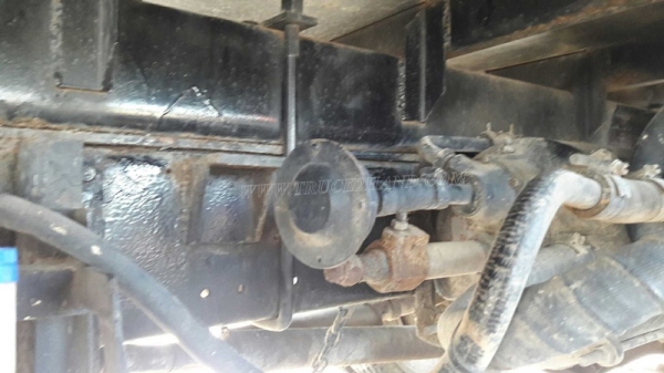 รถบรรทุก 6 ล้อ ISUZU NKR 88 แรงม้า 4 สูบ  น็อต 5 ตัว