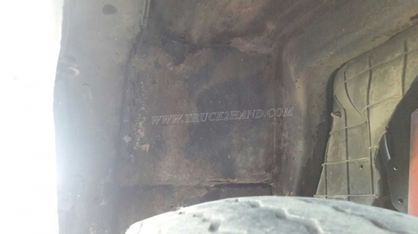 รถบรรทุก 6 ล้อ ISUZU NKR 88 แรงม้า 4 สูบ  น็อต 5 ตัว