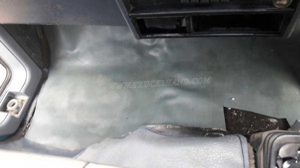 รถบรรทุก 6 ล้อ ISUZU NKR 88 แรงม้า 4 สูบ  น็อต 5 ตัว