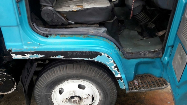 รถบรรทุก 6 ล้อ ISUZU NKR 88 แรงม้า 4 สูบ  น็อต 5 ตัว