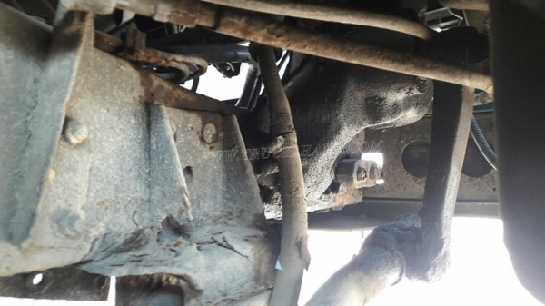 รถบรรทุก 6 ล้อ ISUZU NKR 88 แรงม้า 4 สูบ  น็อต 5 ตัว