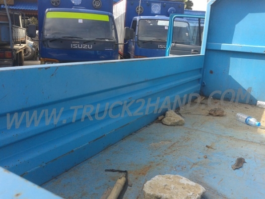 รถบรรทุก 6 ล้อ ISUZU NKR 88 แรงม้า 4 สูบ  น็อต 5 ตัว