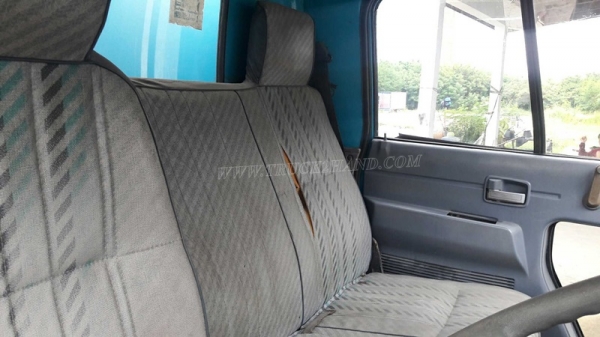 รถบรรทุก 6 ล้อ ISUZU NKR 88 แรงม้า 4 สูบ  น็อต 5 ตัว