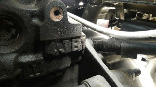 รถบรรทุก 6 ล้อ ISUZU NKR 88 แรงม้า 4 สูบ  น็อต 5 ตัว