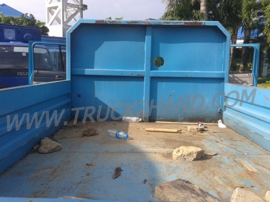 รถบรรทุก 6 ล้อ ISUZU NKR 88 แรงม้า 4 สูบ  น็อต 5 ตัว