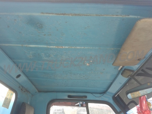 รถบรรทุก 6 ล้อ ISUZU NKR 88 แรงม้า 4 สูบ  น็อต 5 ตัว