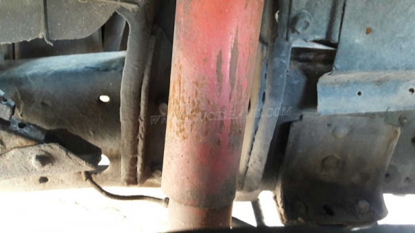 รถบรรทุก 6 ล้อ ISUZU NKR 88 แรงม้า 4 สูบ  น็อต 5 ตัว