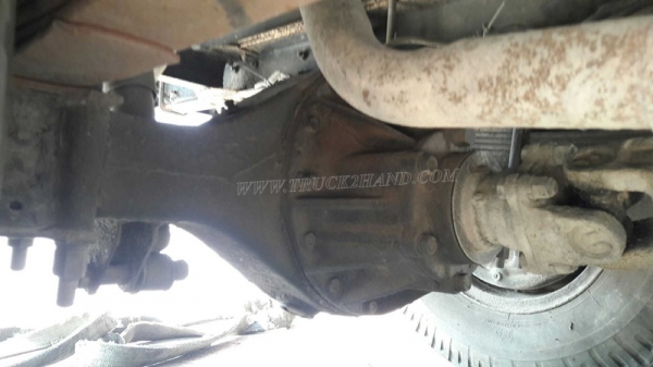 รถบรรทุก 6 ล้อ ISUZU NKR 88 แรงม้า 4 สูบ  น็อต 5 ตัว