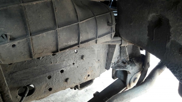 รถบรรทุก 6 ล้อ ISUZU NKR 88 แรงม้า 4 สูบ  น็อต 5 ตัว