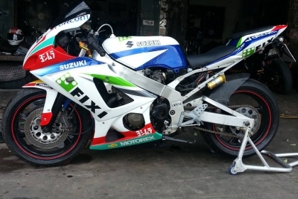 ลดราคาขาย SUZUKI GSXR 400  ปี90 แฟริ่งGSXR 1000ทะเบียนแท้ เลขตองพร้อมโอน เครื่องสดๆๆ 190 Up