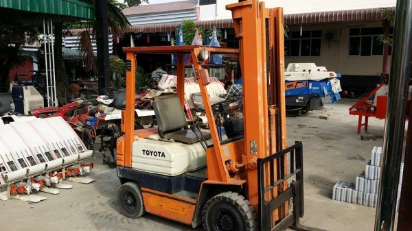 รถโฟล์คลิฟต์ TOYOTA เก่าญี่ปุ่น ขนาด 1.5 ตัน เครื่องยนต์เบนซิน พวงมาลัยเพาเวอร์ ยางตัน ยกสูง 5.5 เมตร สภาพดีพร้อมใช้งาน รถโฟล์คลิฟต์ TOYOTA เก่าญี่ปุ่น ขนาด 1.5 ตัน เครื่องยนต์เบนซิน พวงมาลัยเพาเวอร์ ยางตัน ยกสูง 5.5 เมตร สภาพดีพร้อมใช้งาน