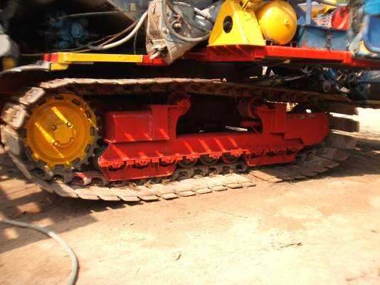 ขายรถเกี่ยวข้างไทเส็ง อุ้ม 2.5 ตัน ตัวเดิน 12 HT เครื่องยนต์อีซูซุ 210 แรงม้า โซ่ดี 2 ใหม่ทั้งสองข้าง ลอนเลอร์ใหม่ทั้งสองข้าง ปั้มไฮดรอลิกไดกิ้นส์ เบอร์23 สภาพดีพร้อมใช้งาน