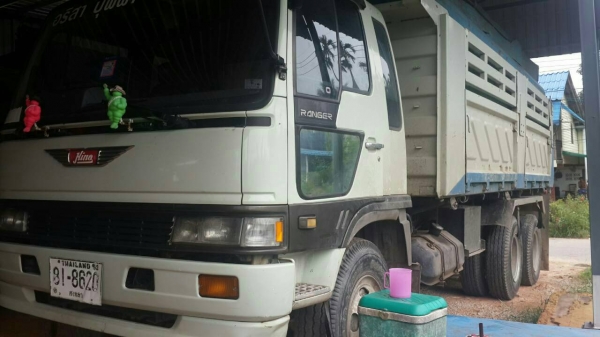 ขายดาวน์ 3M กระบะสามมิตร ราคา 1,100,000 บาท