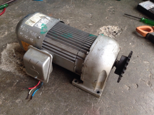 ขายมอเตอร์เกียร์ mitsubishi 1HP. 380V มีเบรคในตัว อัตราทด 1:25 สภาพสวย วิ่งนิ่ม พร้อมใช้งาน