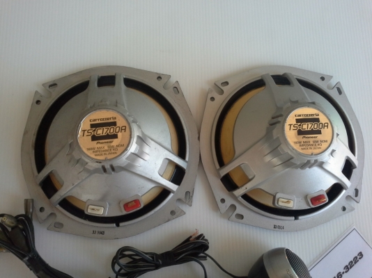 ชุดลำโพง Pioneer TS-C1700A แยกชิ้นเสียงกลางและทวิสเตอร์
