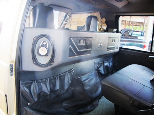 ขาย รถตู้ Mitsubishi L300 ปี 1997 ขาย รถตู้ Mitsubishi L300 ปี 1997